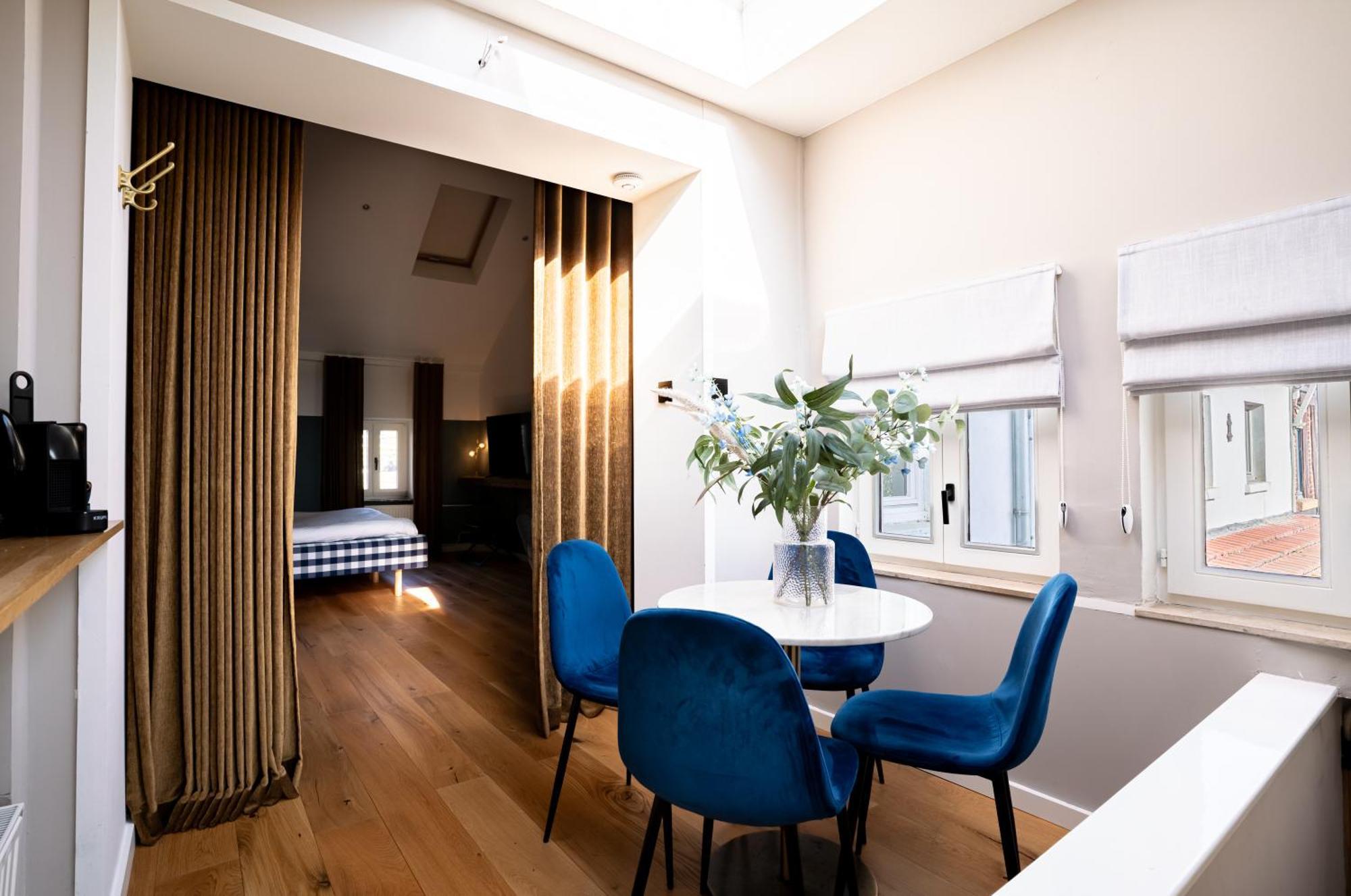 Maas Suites Ланакен Екстериор снимка