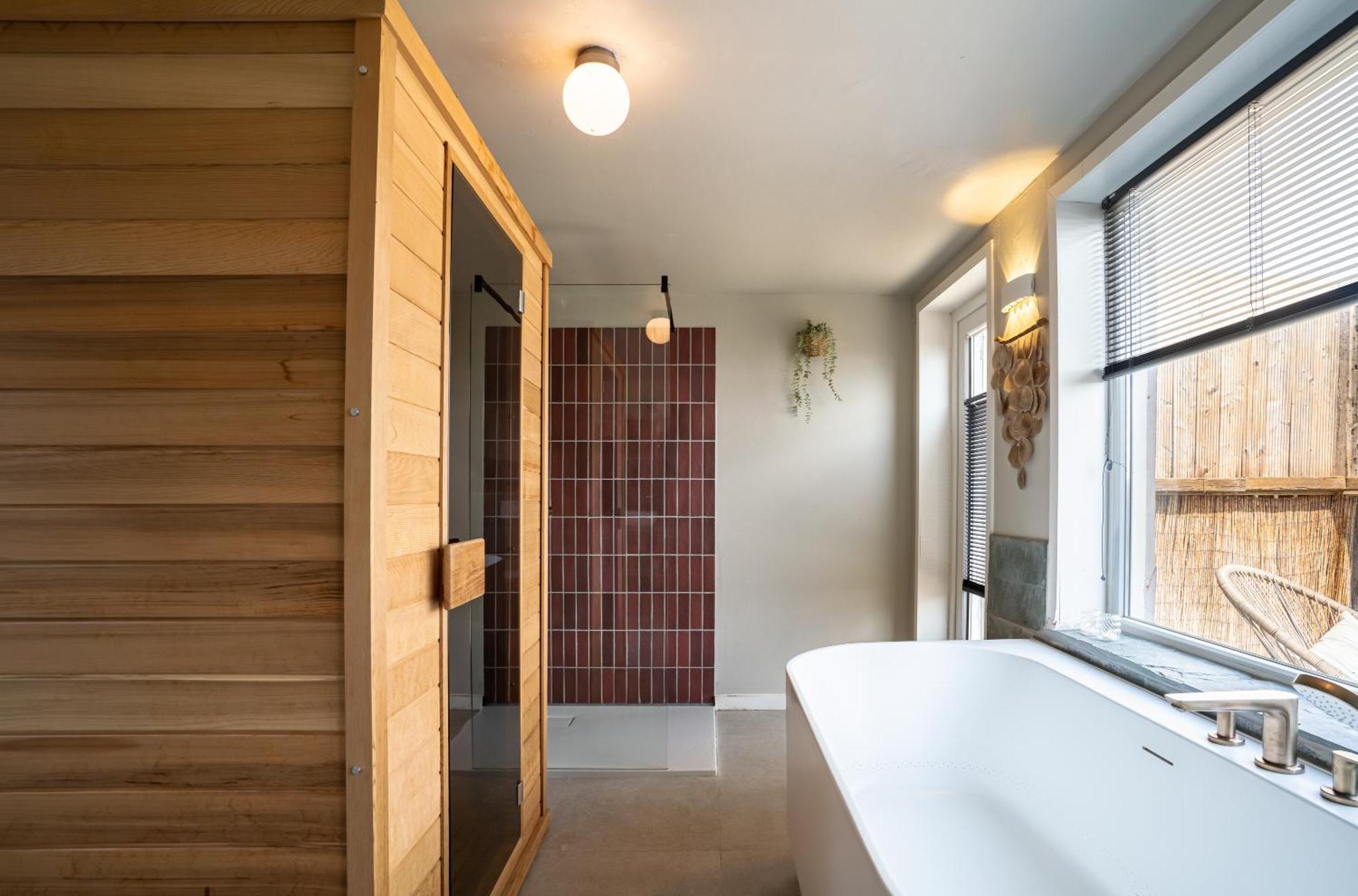 Maas Suites Ланакен Екстериор снимка
