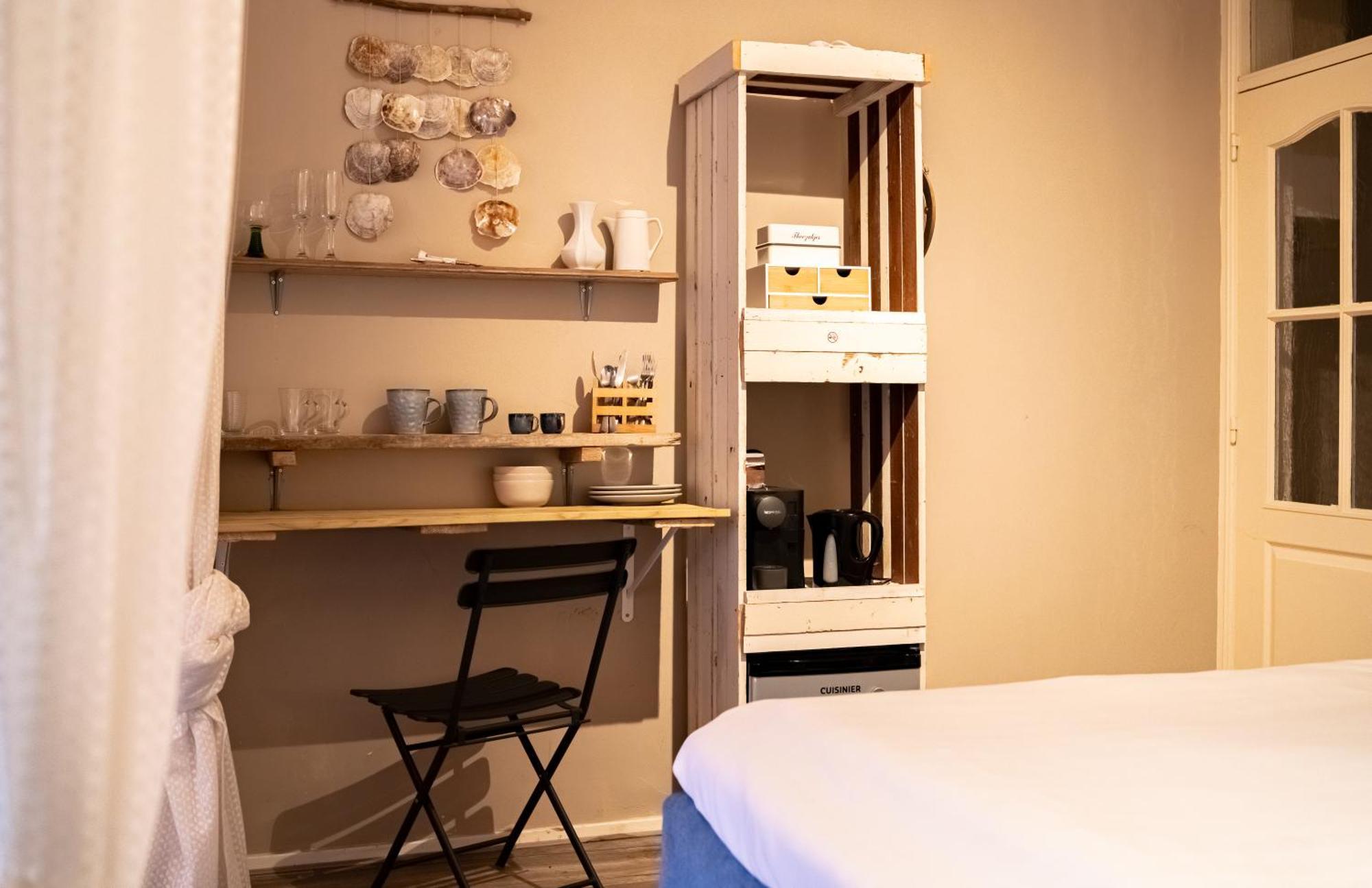 Maas Suites Ланакен Екстериор снимка