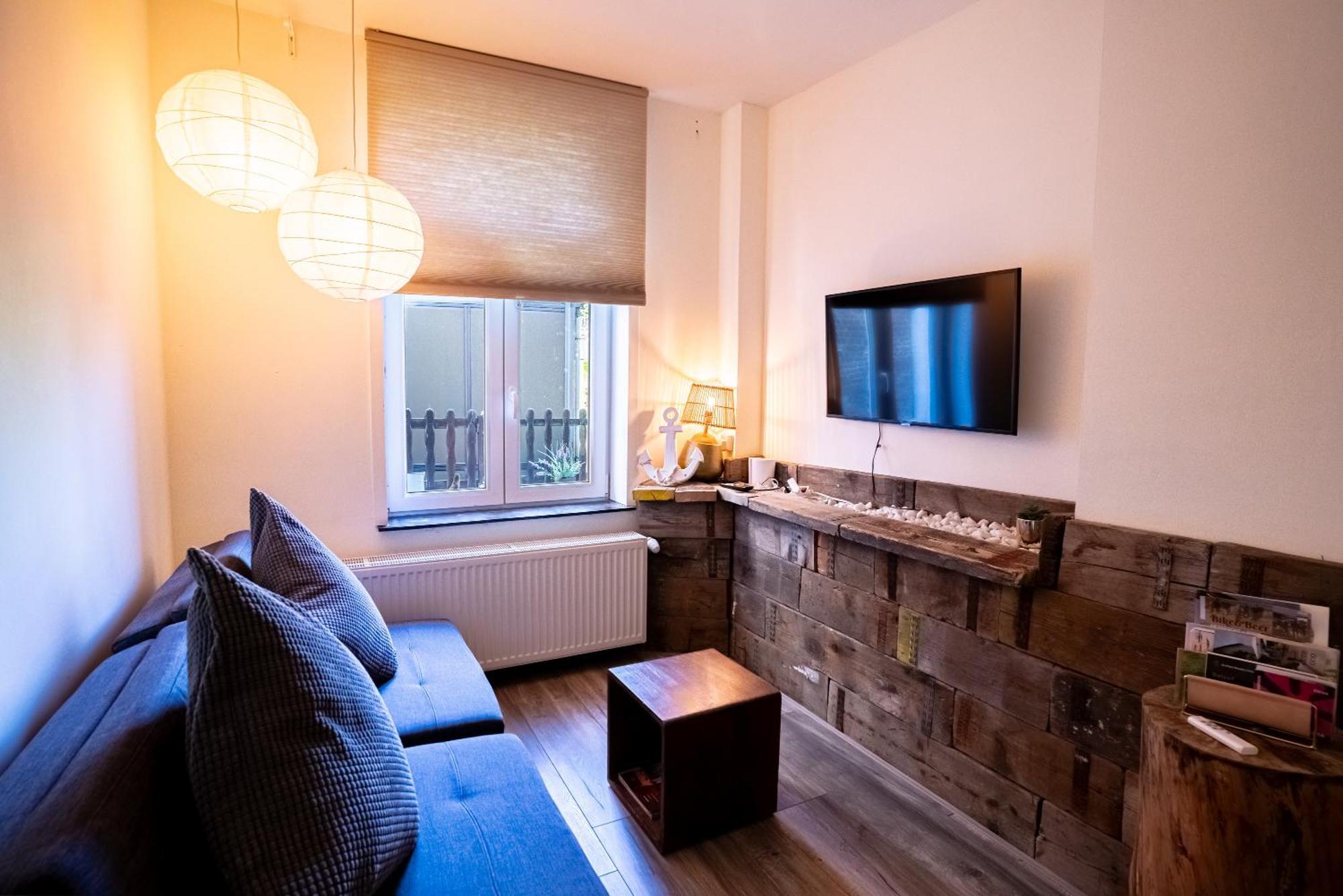 Maas Suites Ланакен Екстериор снимка